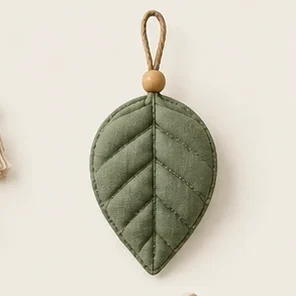 Quilted Leaf Ornament — illustrative design reference